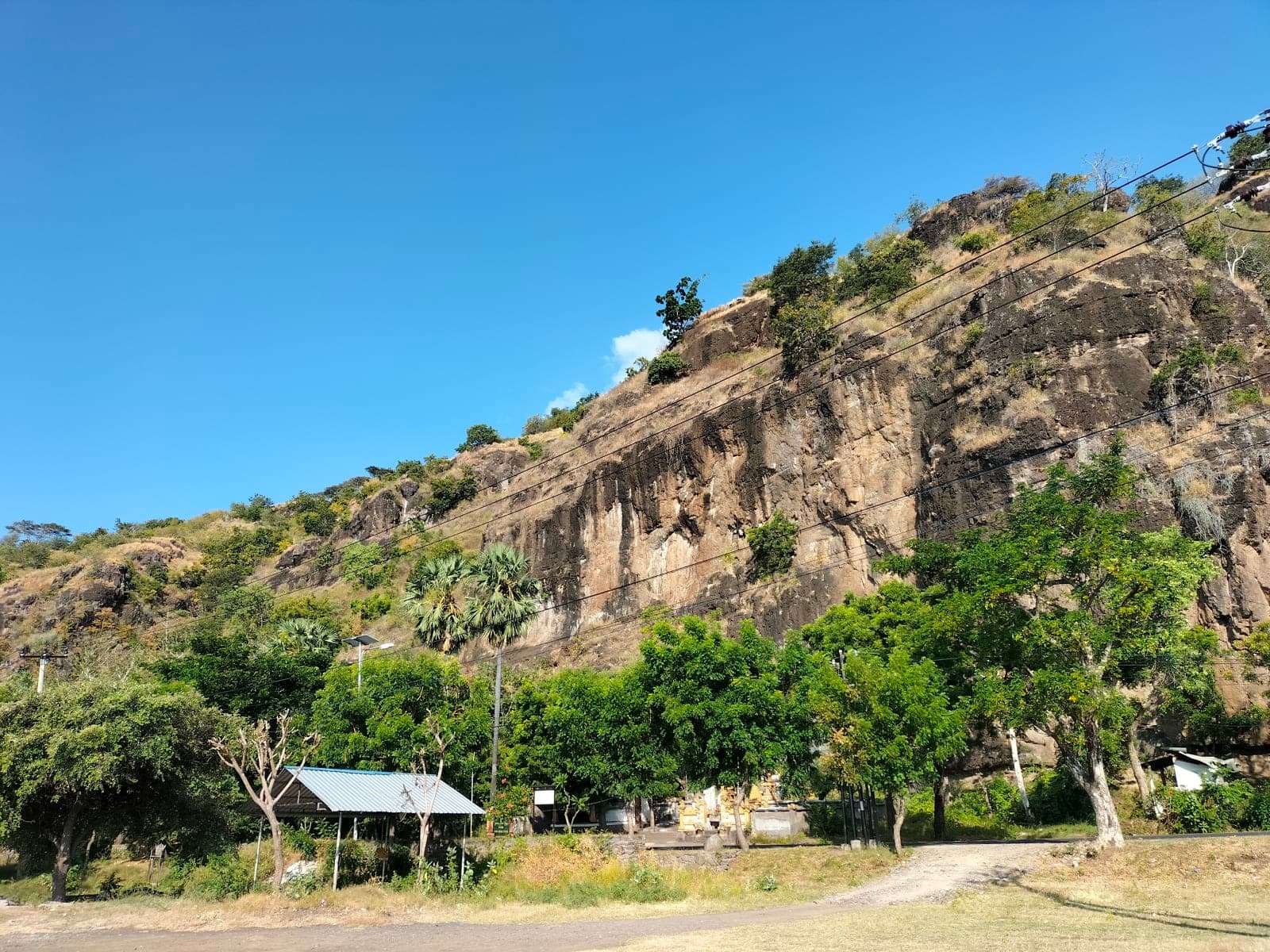 dry cliff photos